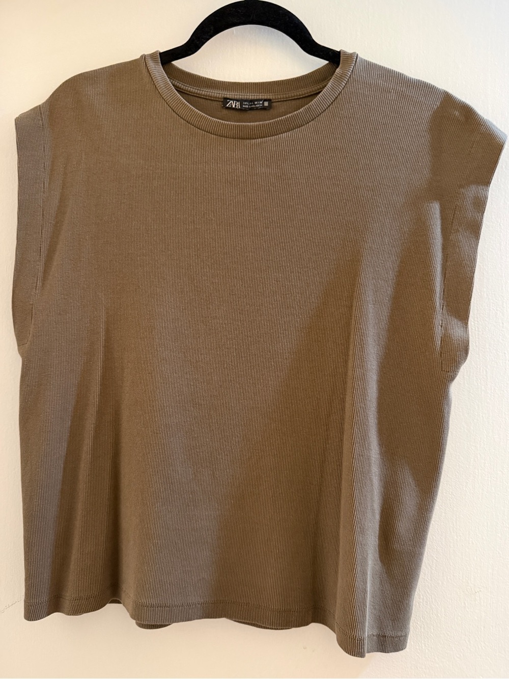 Zara Ribbed Muscle Tee in Taupe Brown